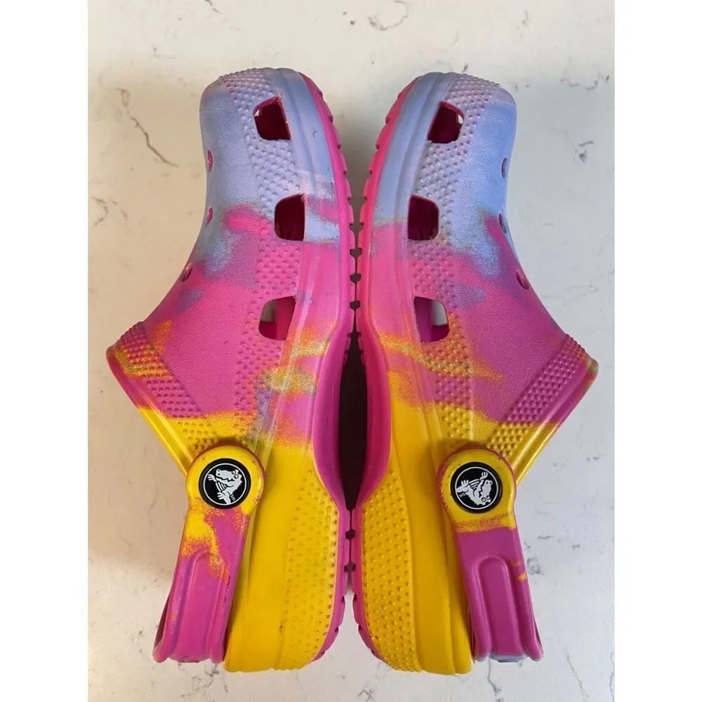 Crocs Kids' Classic Ombre Clog Sandals Size Junior 2 - Color Juice / Multi